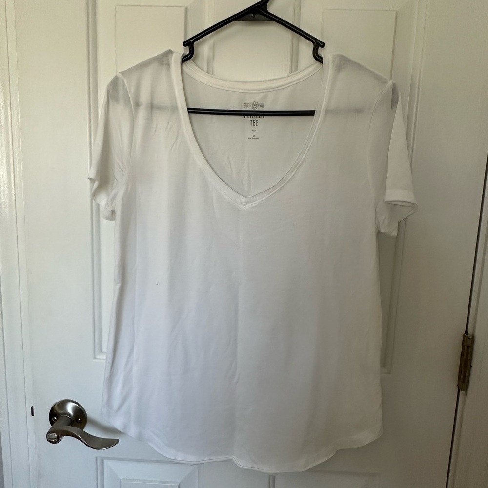Casual White V-Neck T-Shirt